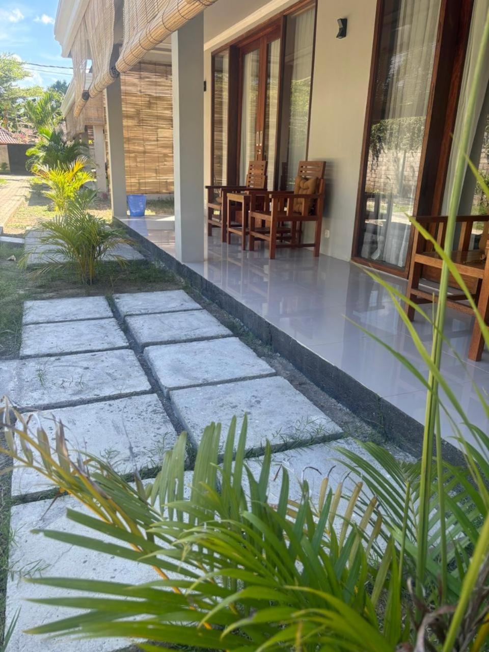 Qwank Kuta Lombok Apartment Bagian luar foto